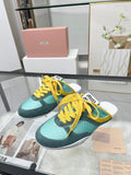 M-Sneakers
