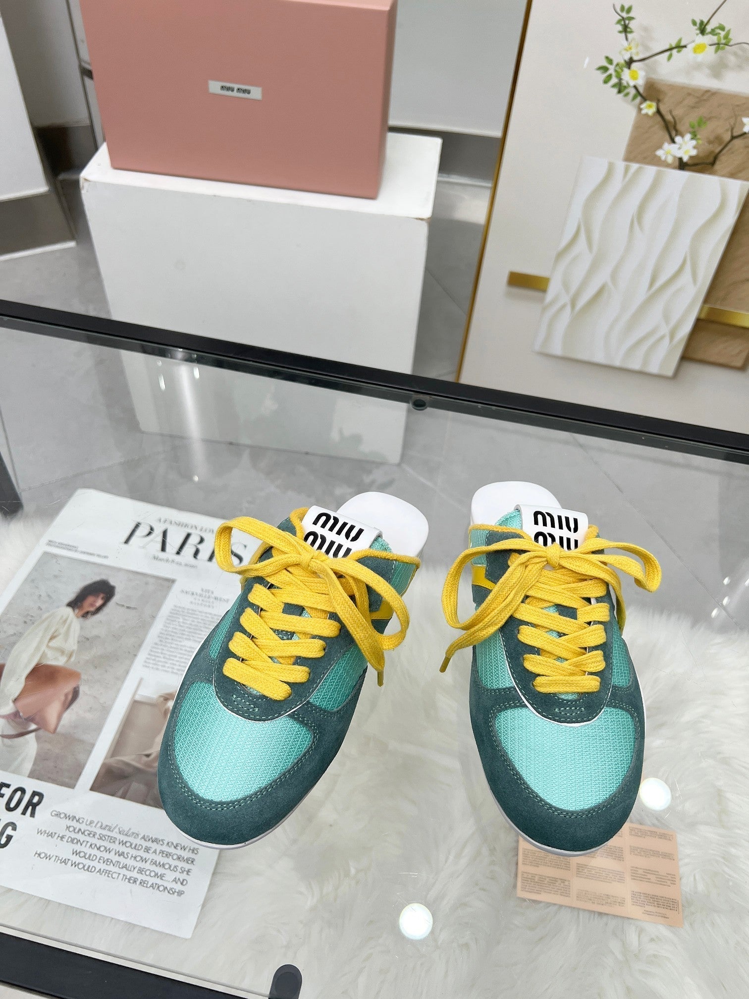 M-Sneakers