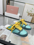 M-Sneakers