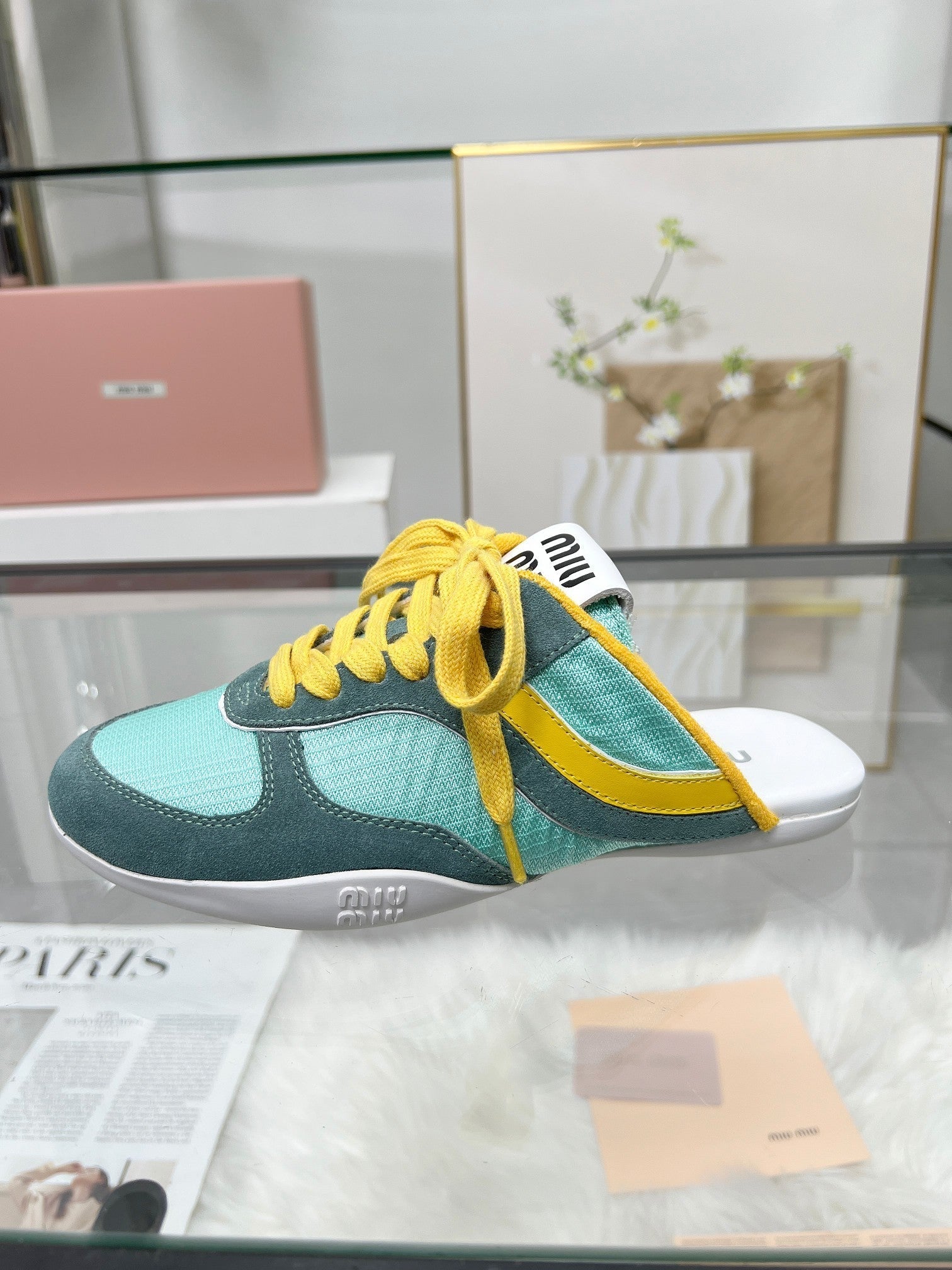 M-Sneakers