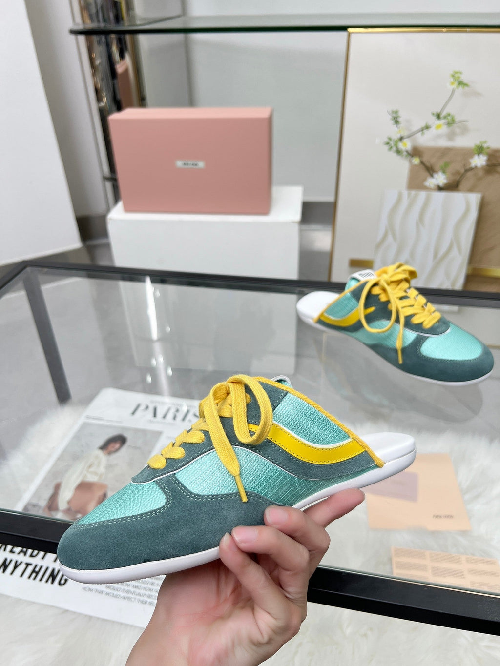 M-Sneakers