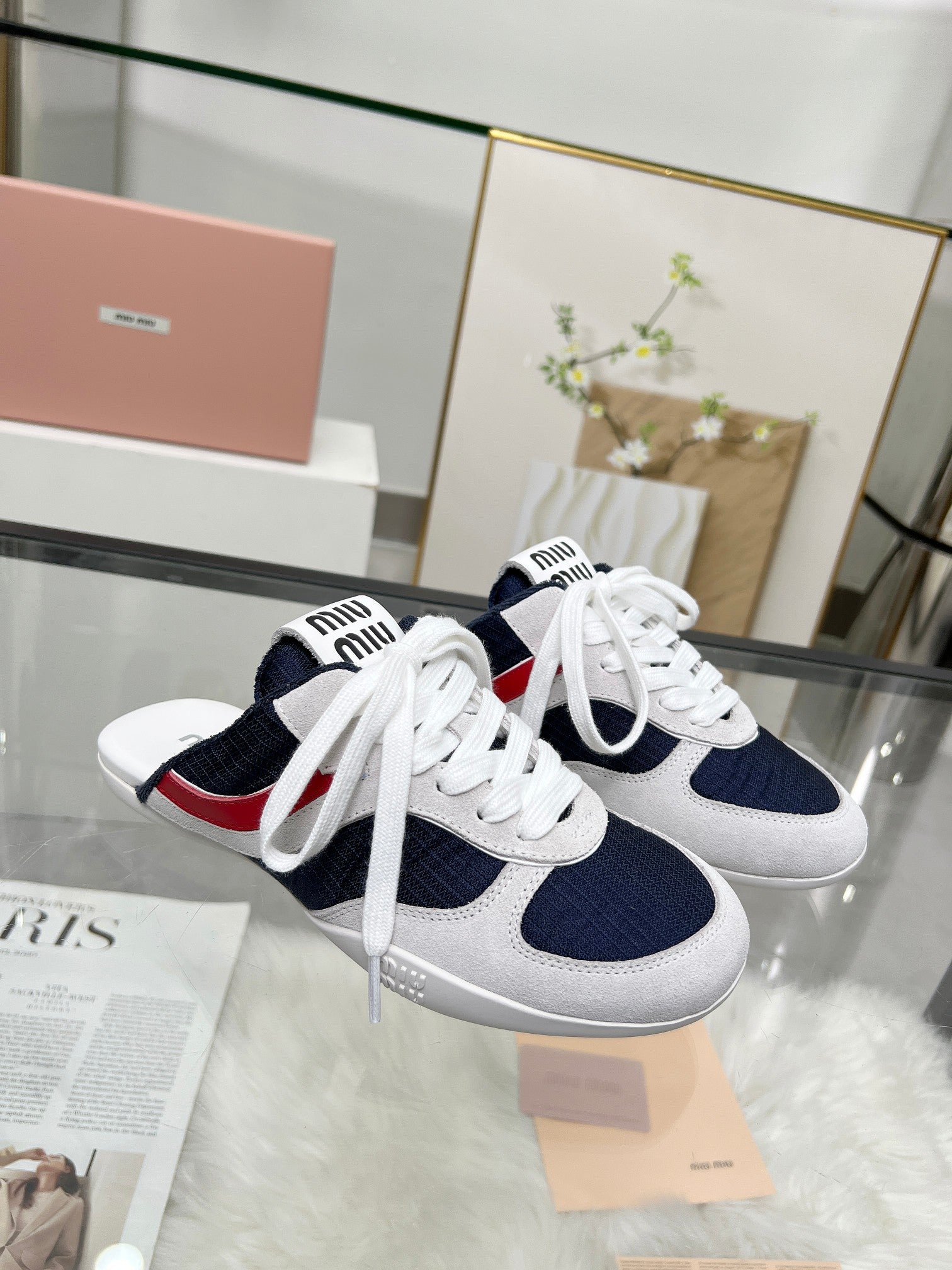 M-Sneakers