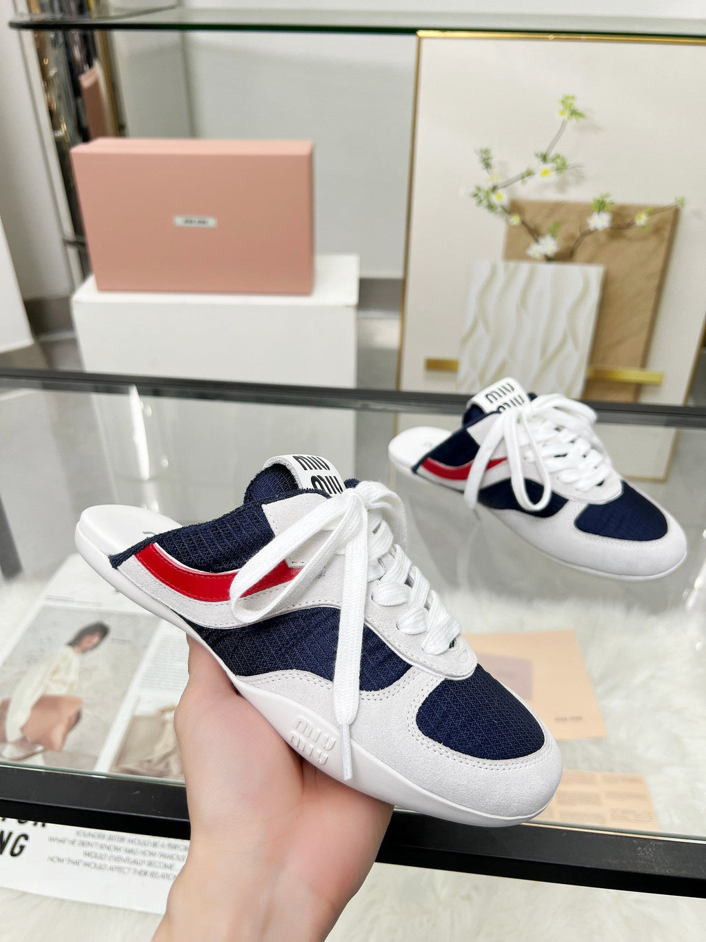 M-Sneakers