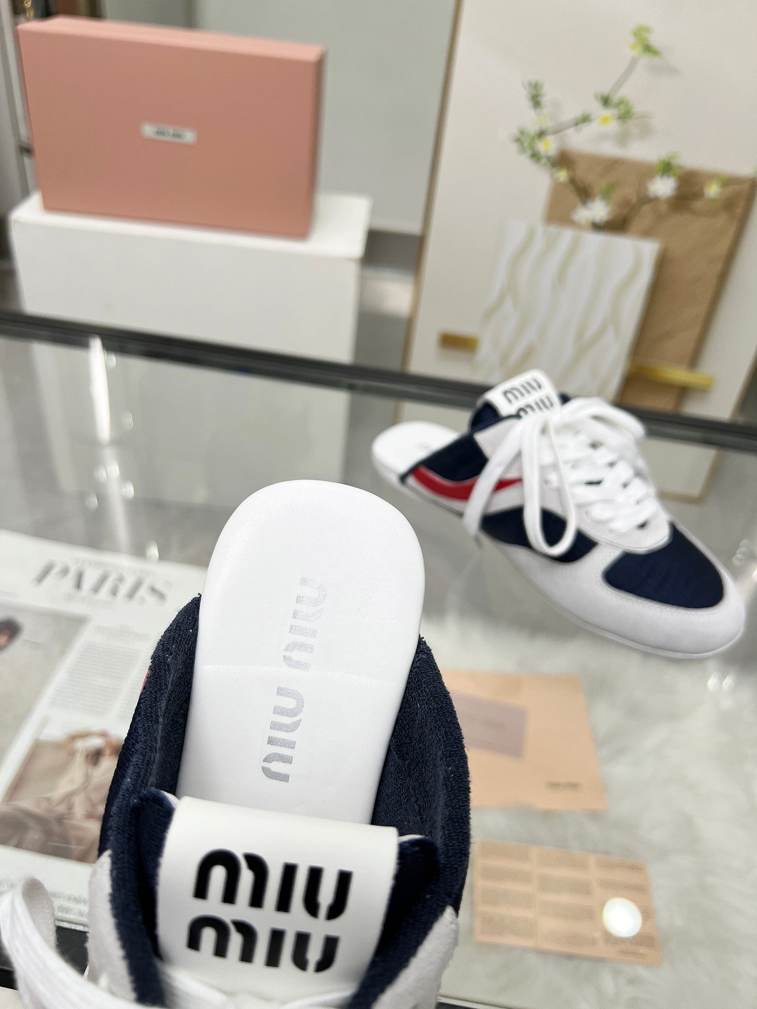 M-Sneakers