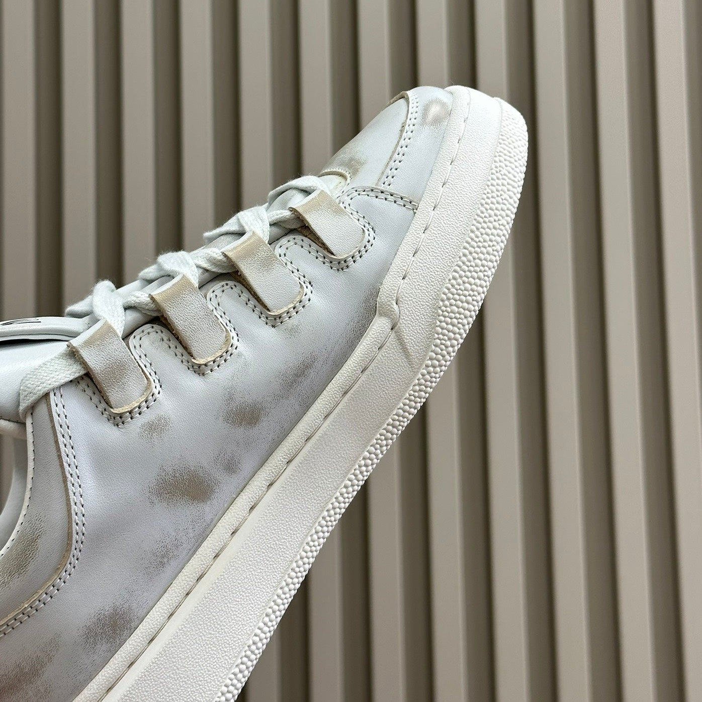 M-Sneakers