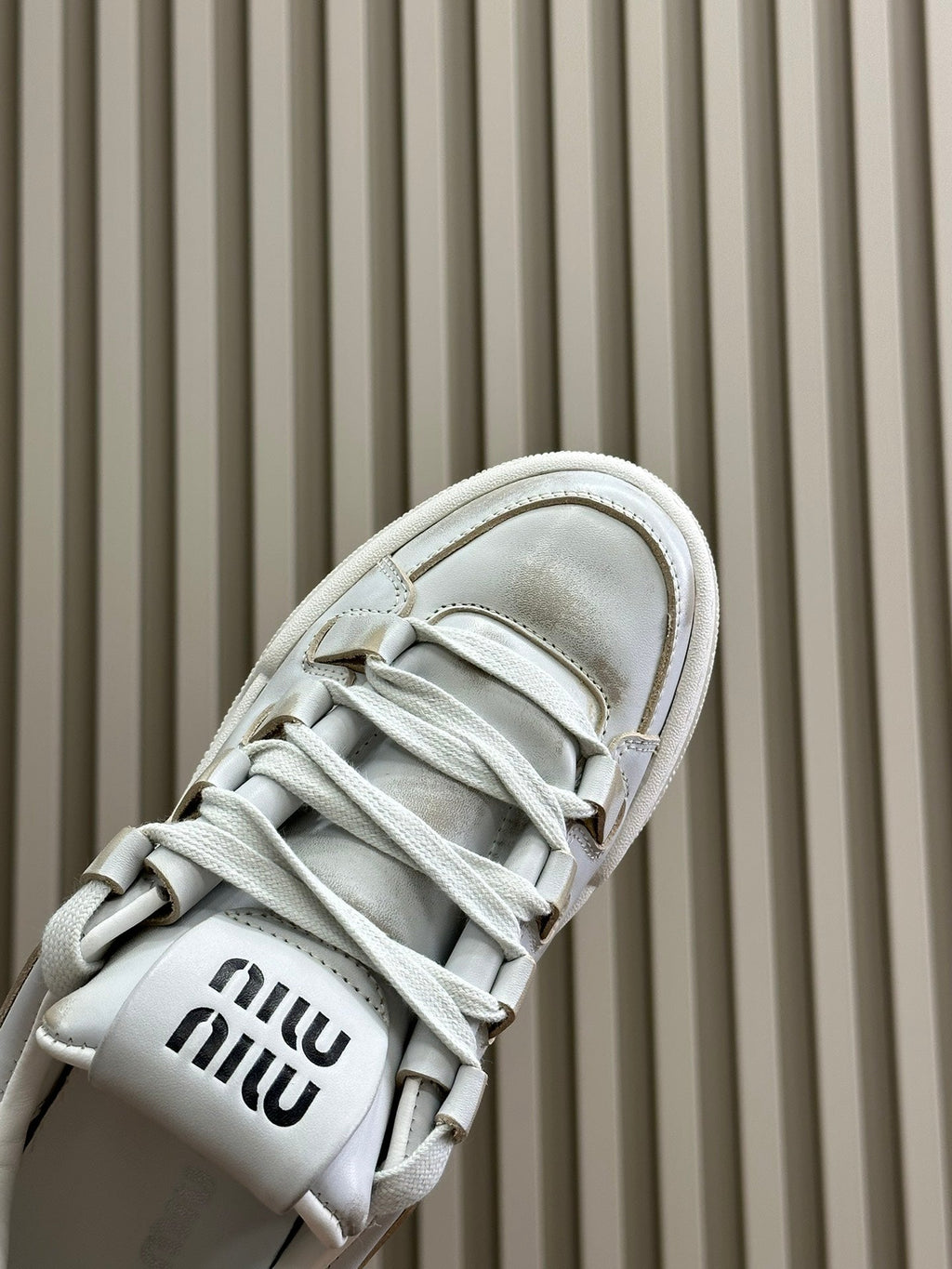 M-Sneakers