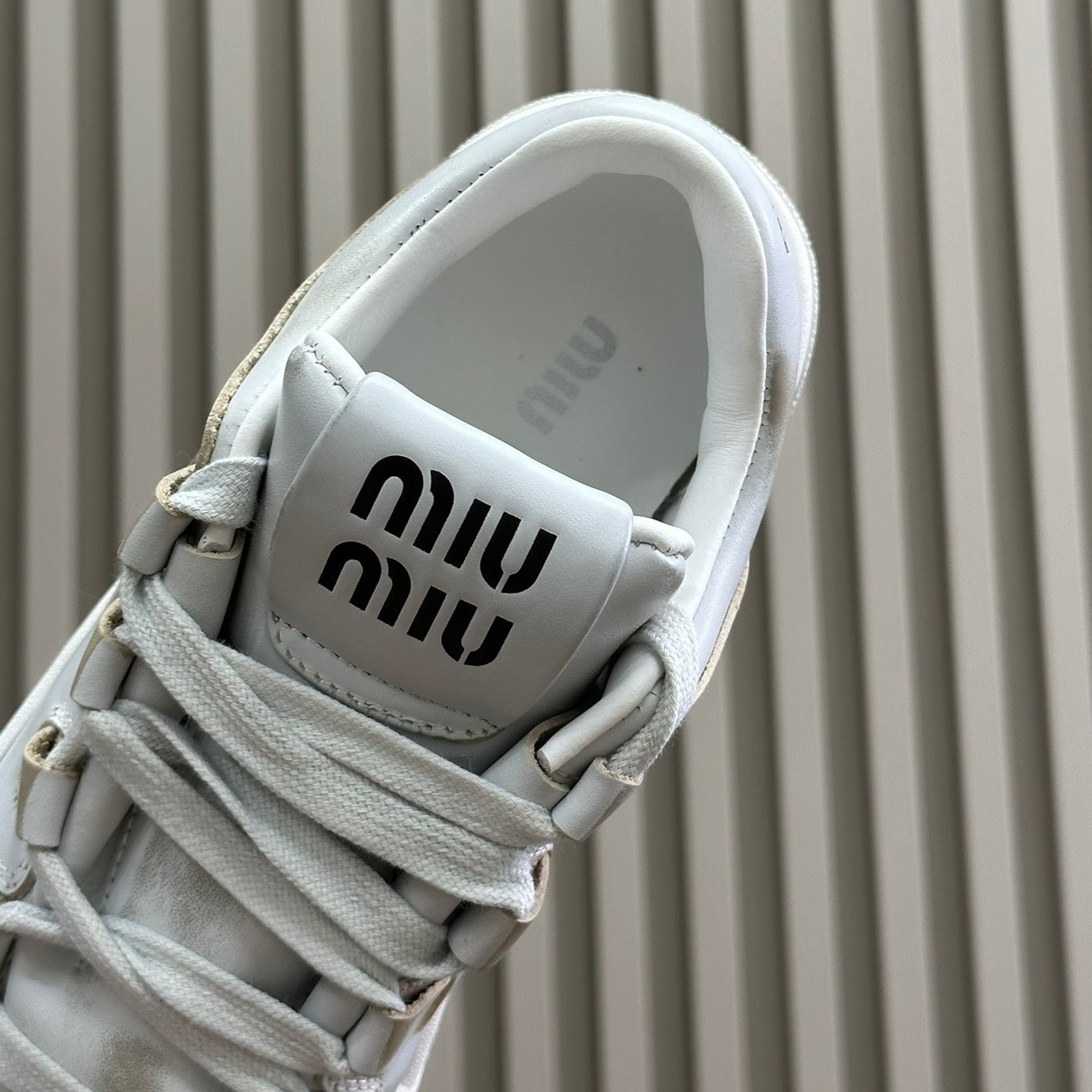 M-Sneakers