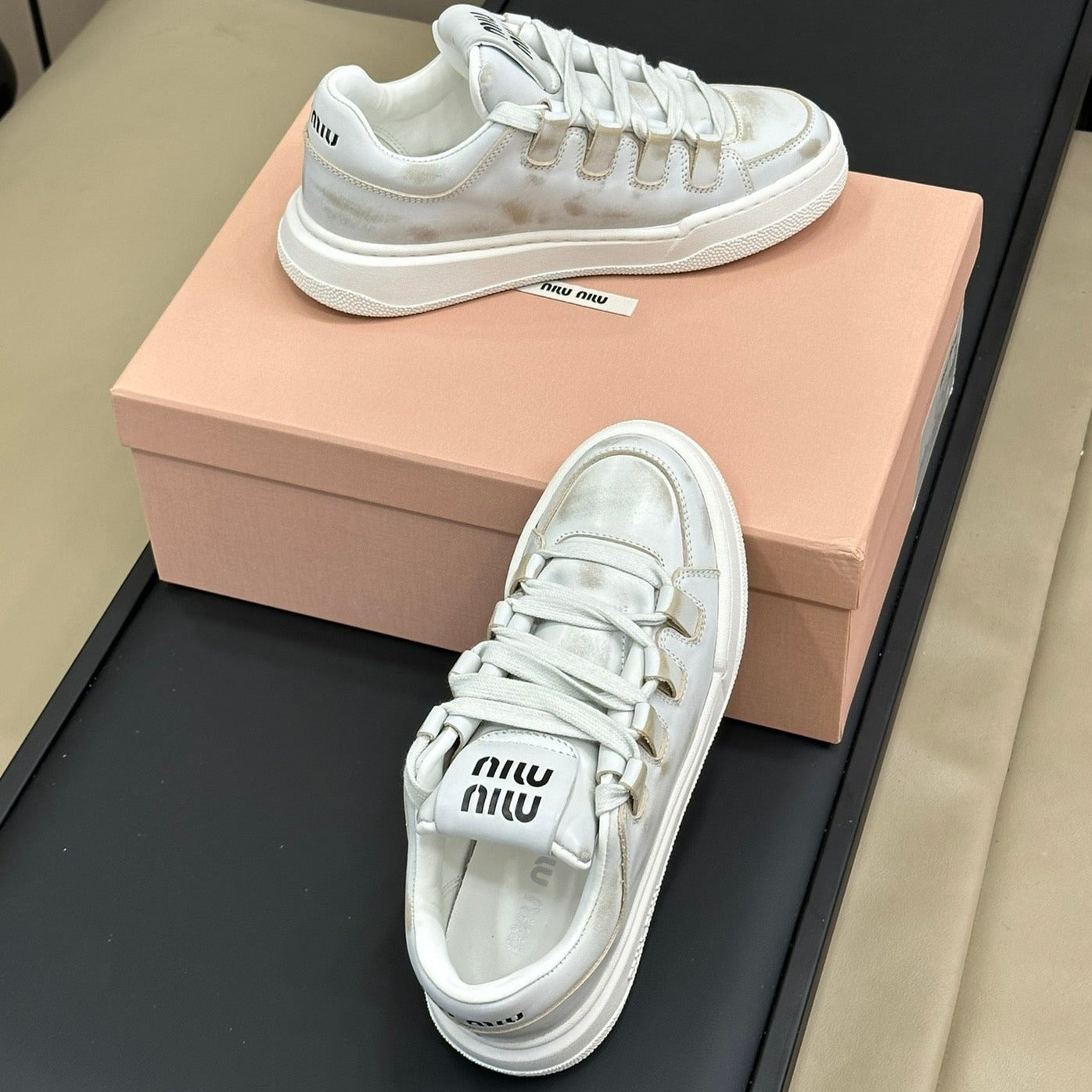 M-Sneakers