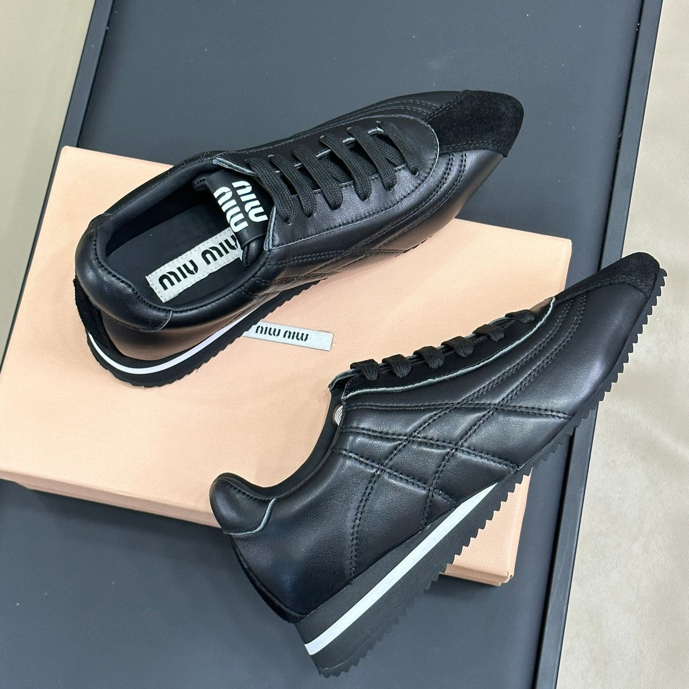 M-Sneakers