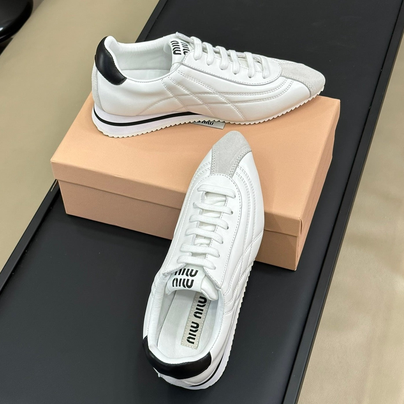 M-Sneakers