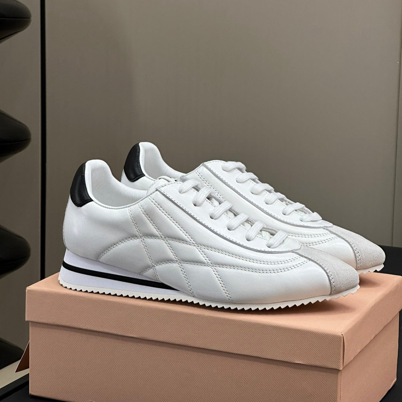 M-Sneakers