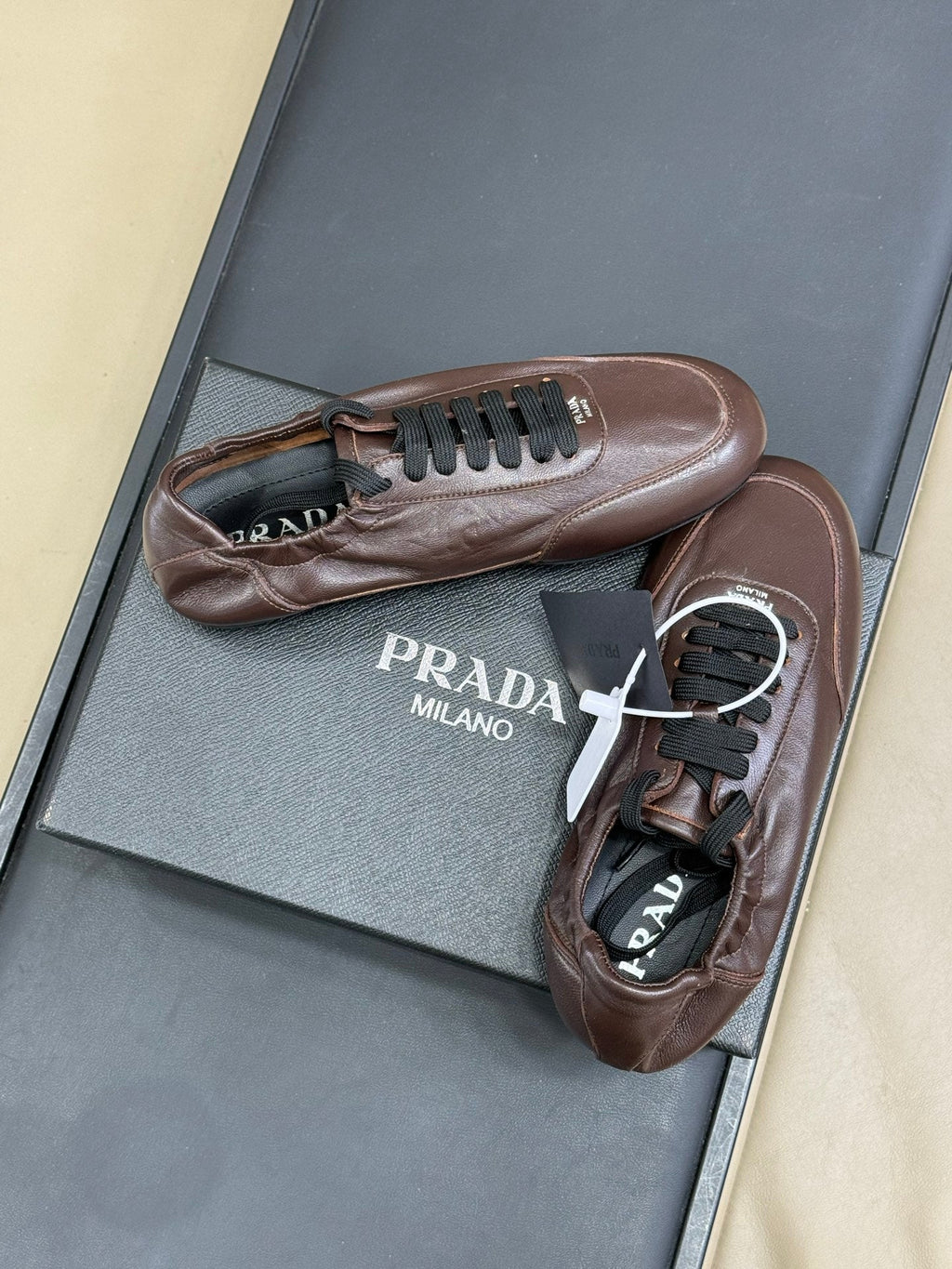 P-Sneakers