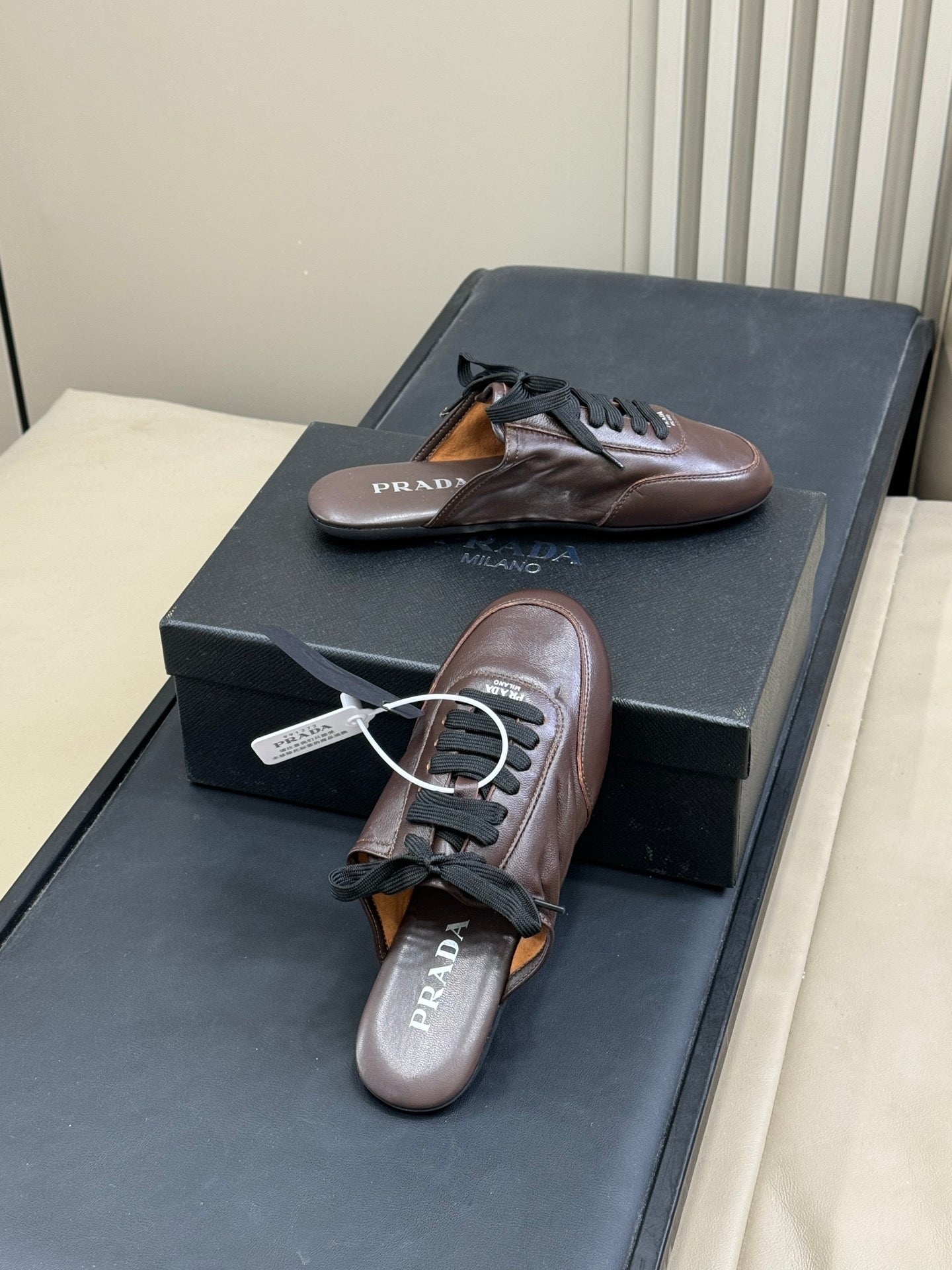 P-Sneakers