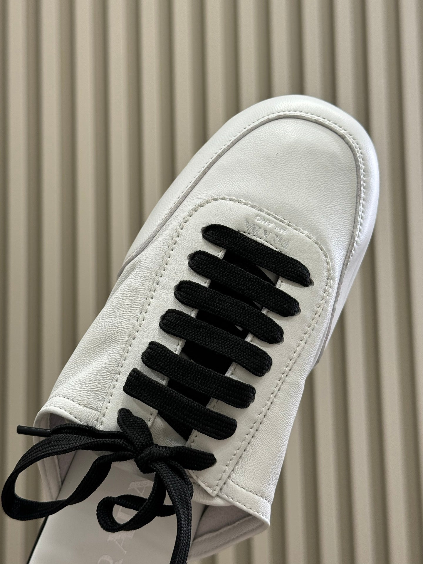 P-Sneakers