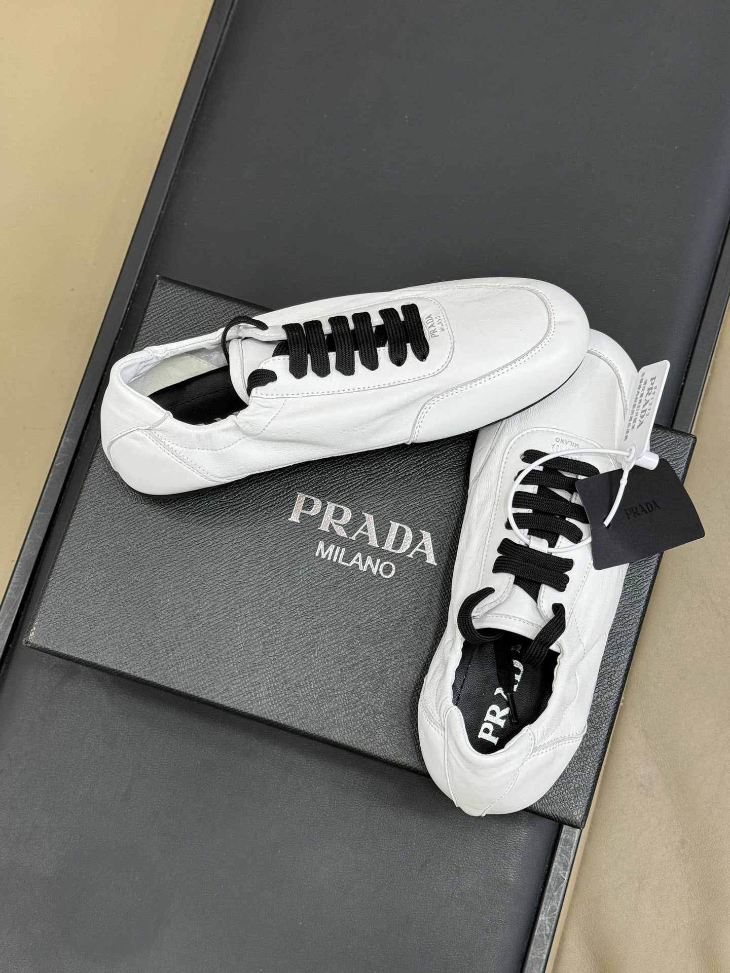 P-Sneakers