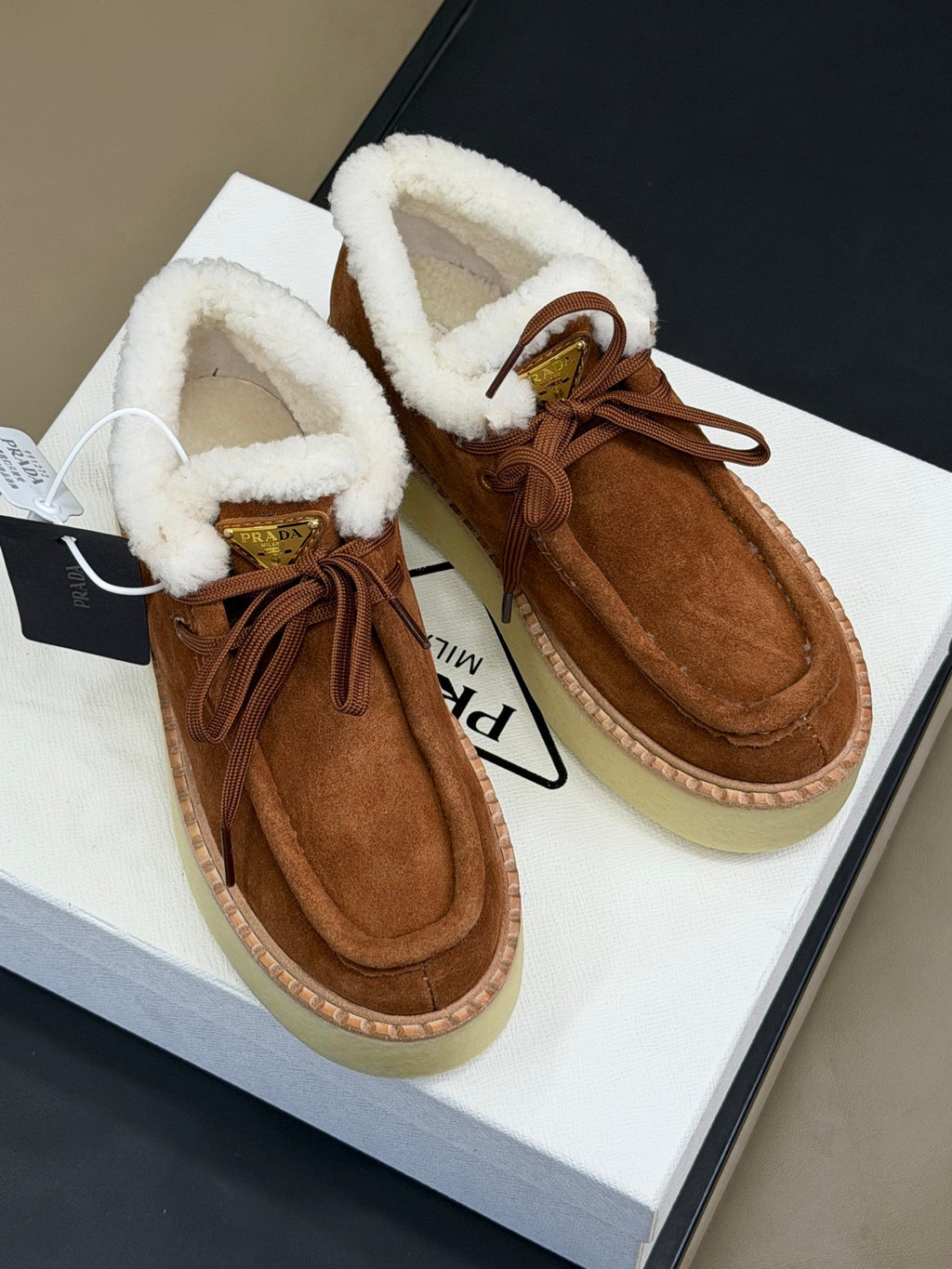 P-Sneakers