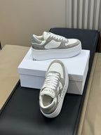 S-Sneakers