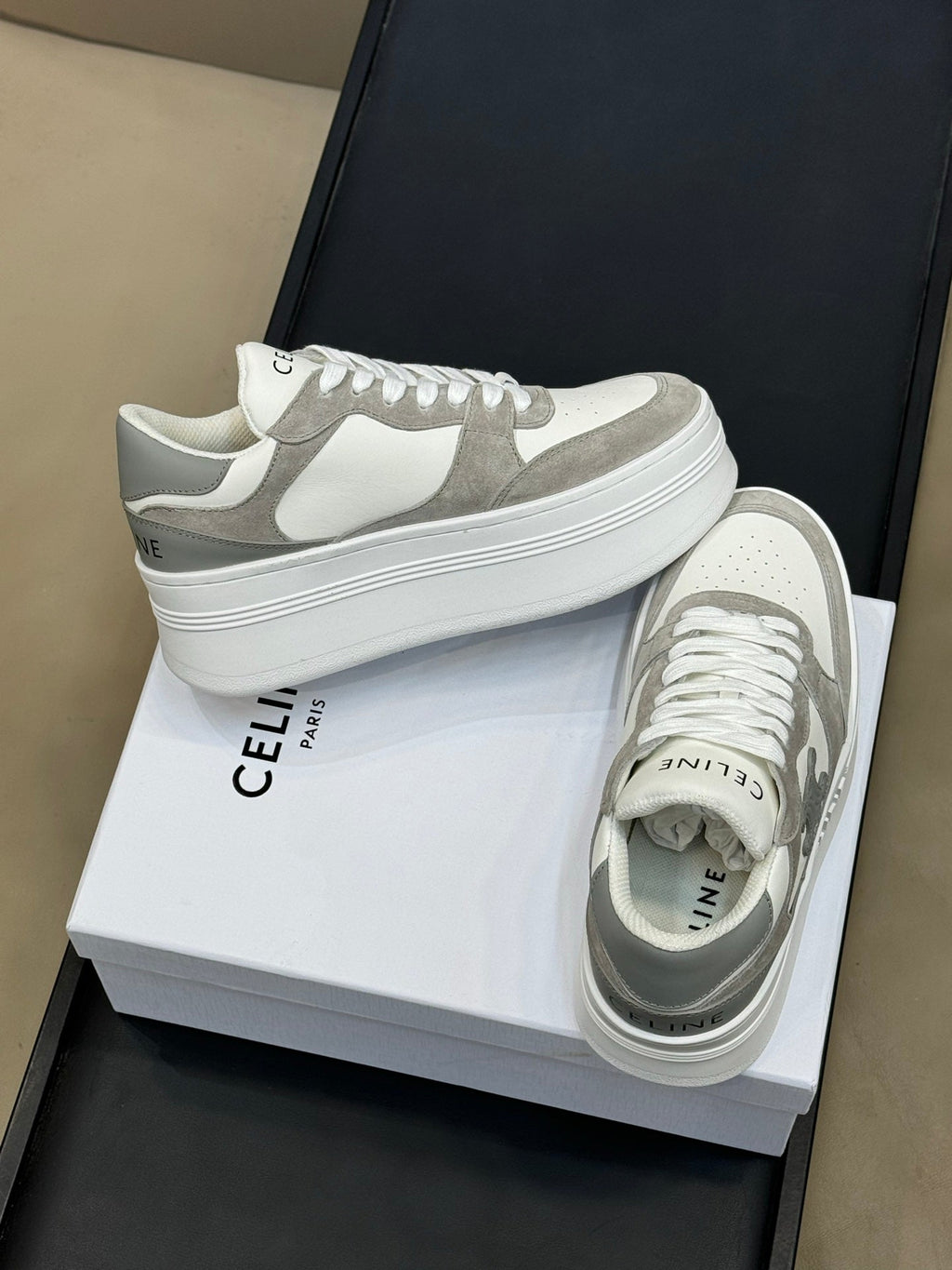 S-Sneakers