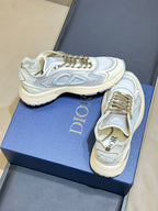 D-Sneakers