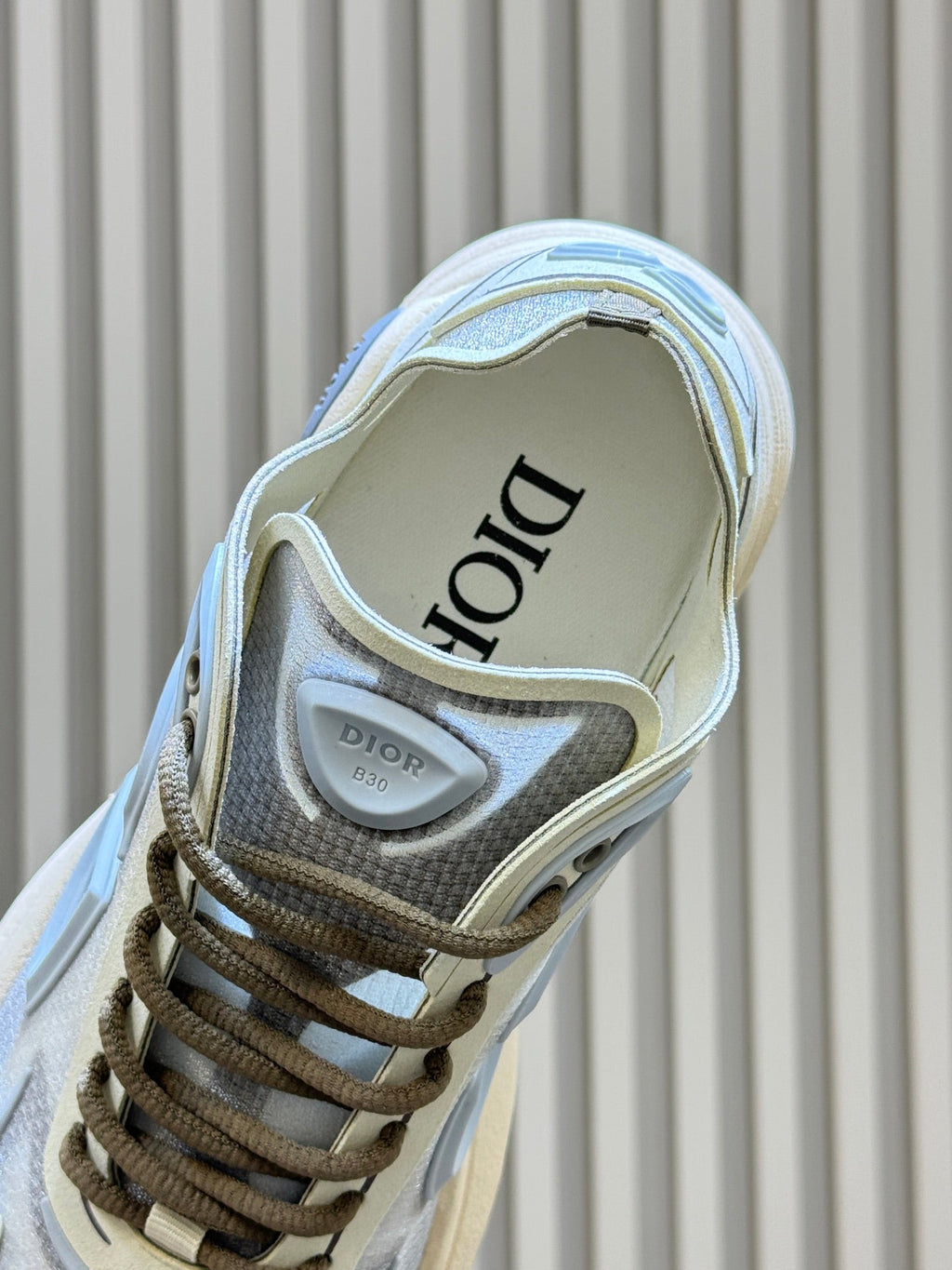 D-Sneakers