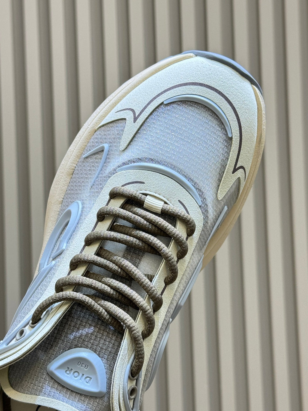 D-Sneakers