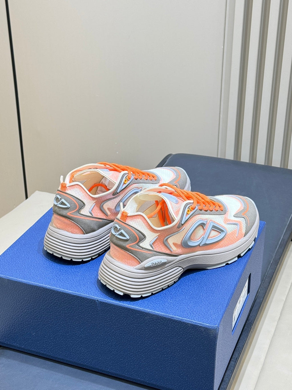 D-Sneakers