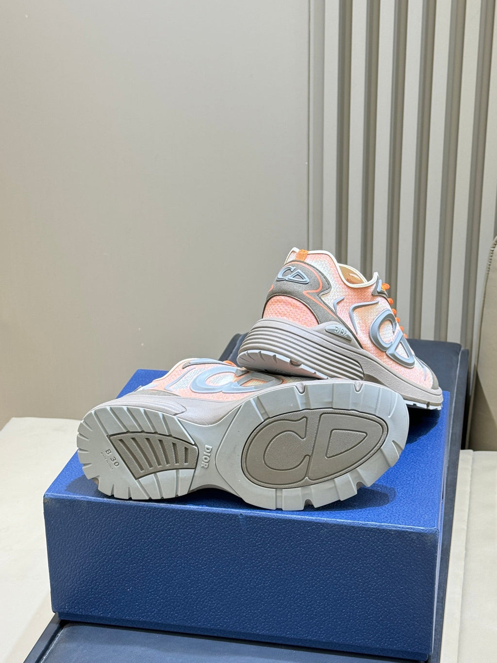 D-Sneakers