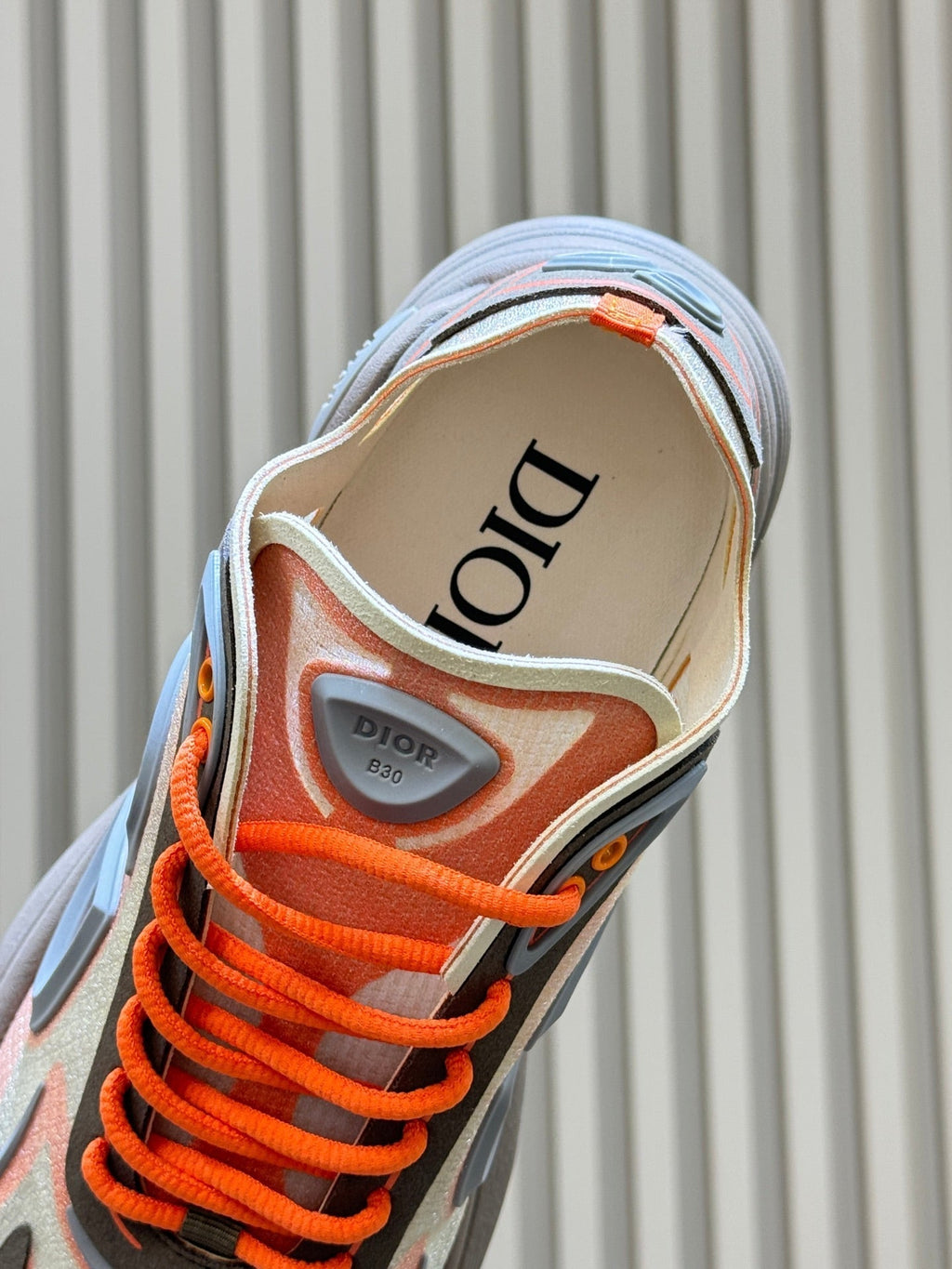 D-Sneakers