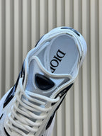 D-Sneakers
