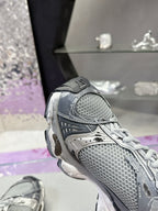 B-Sneakers