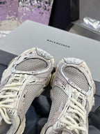 B-Sneakers