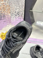 B-Sneakers