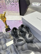 B-Sneakers