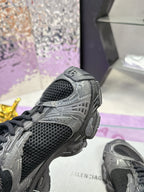 B-Sneakers