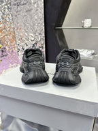 B-Sneakers