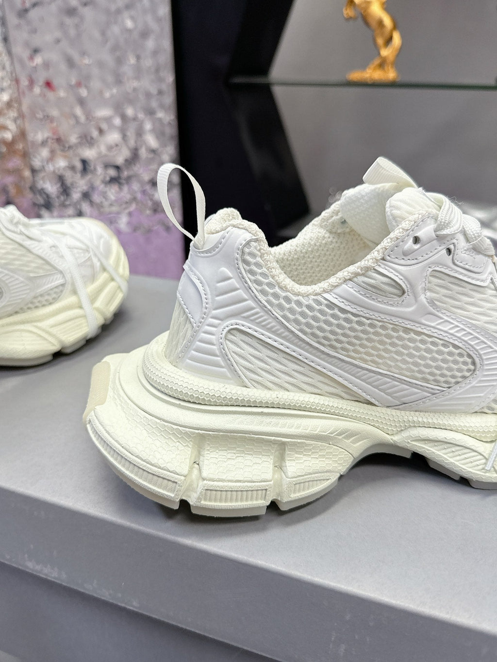 B-Sneakers