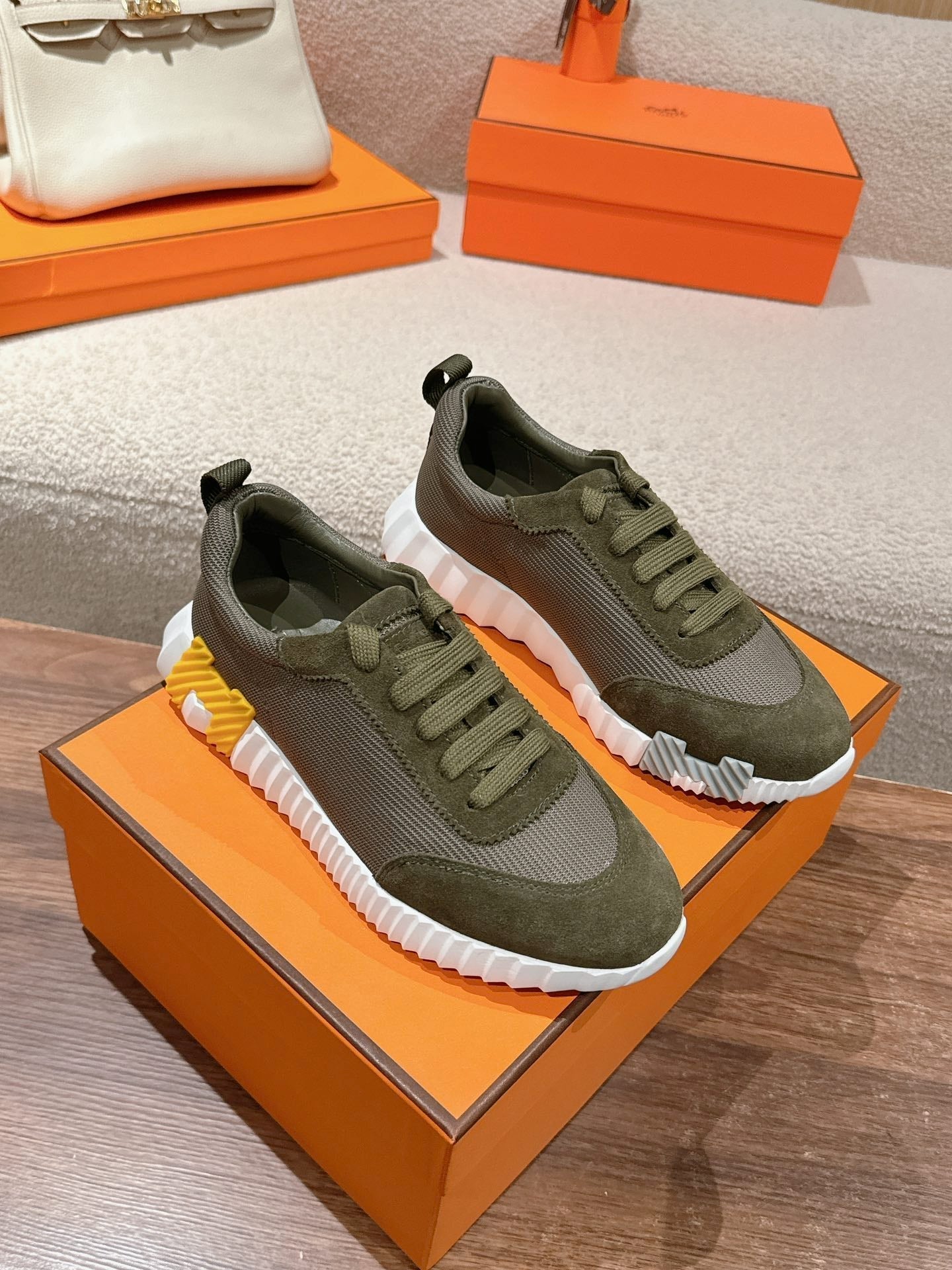 A-Sneakers