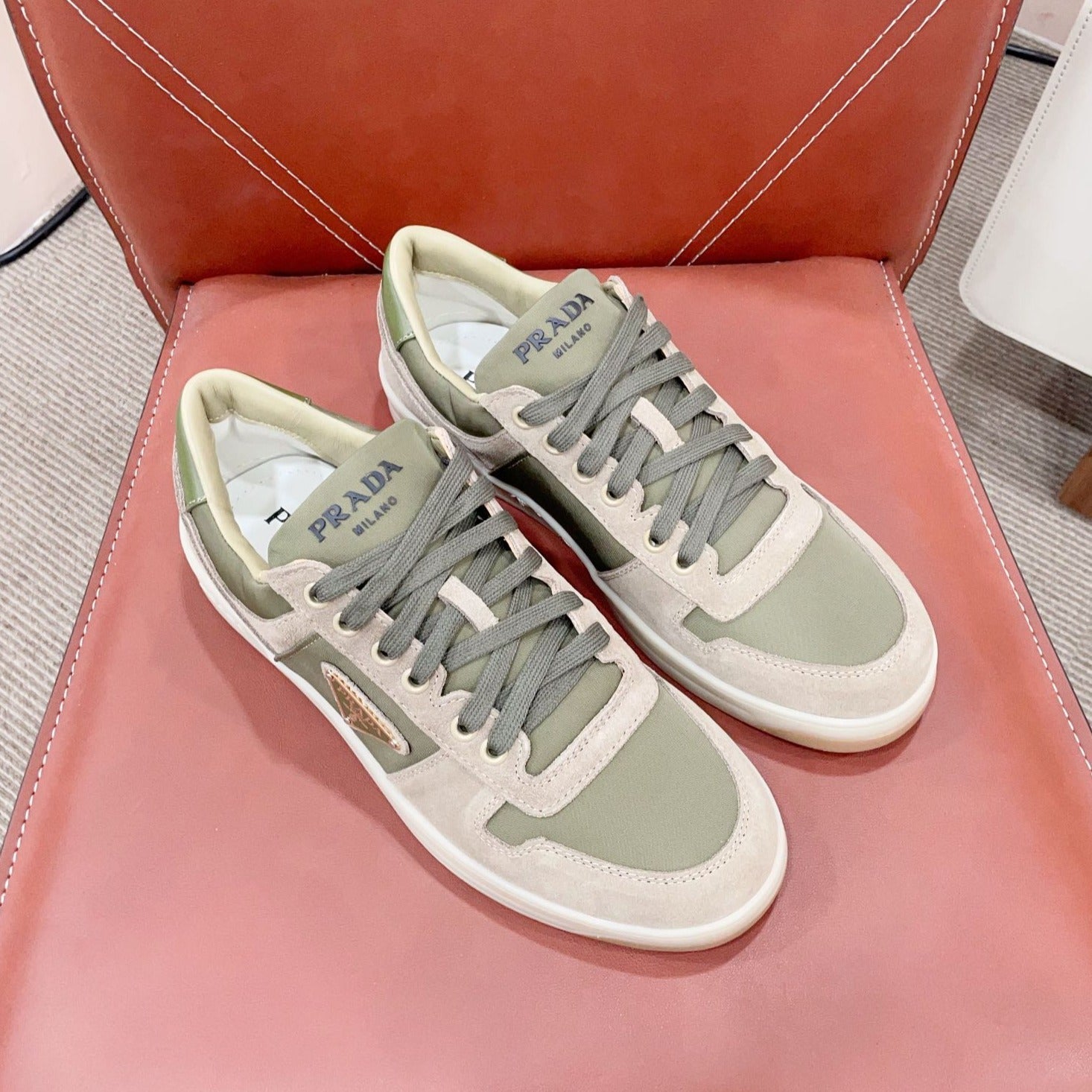 P-Sneakers