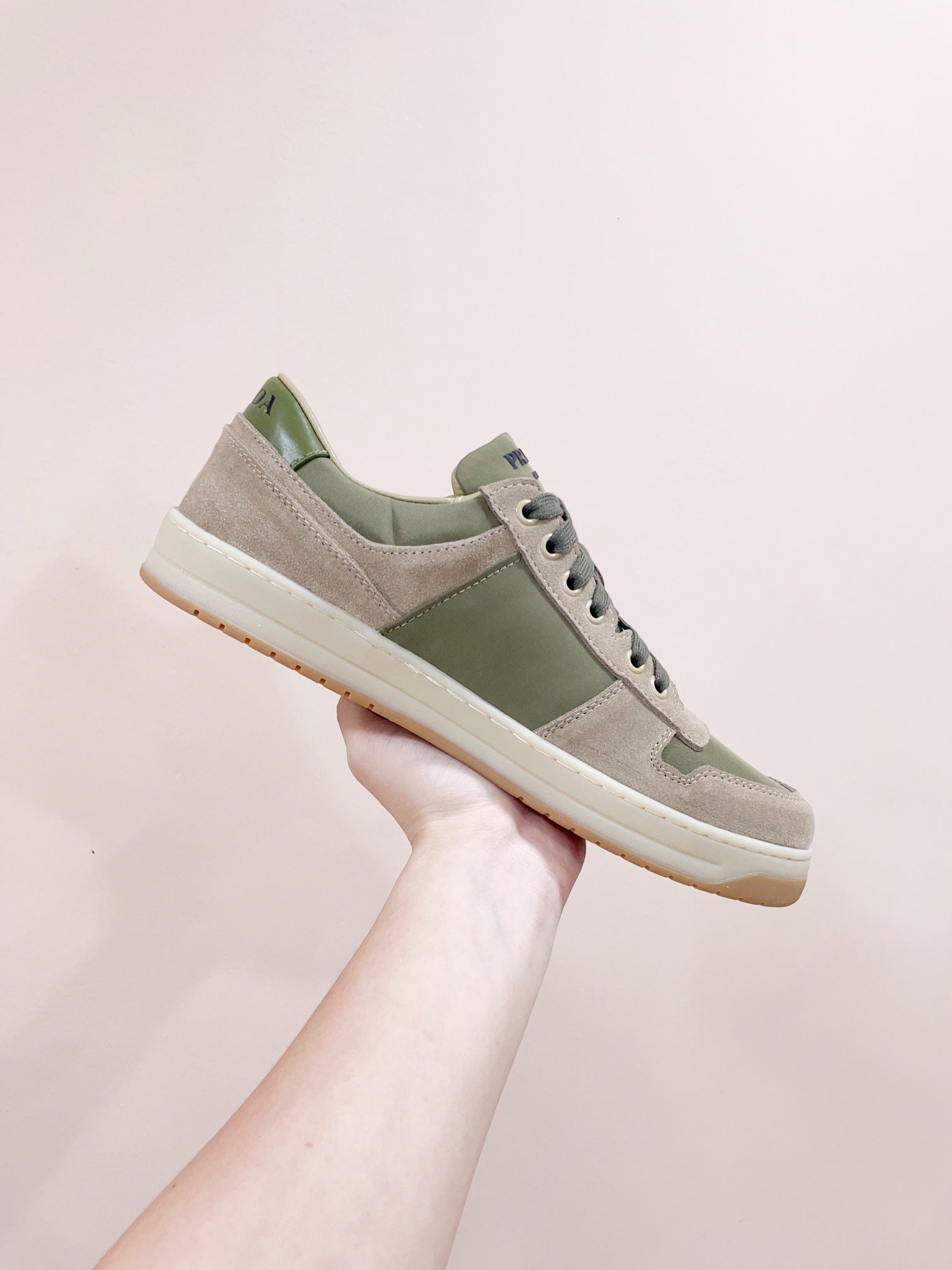 P-Sneakers