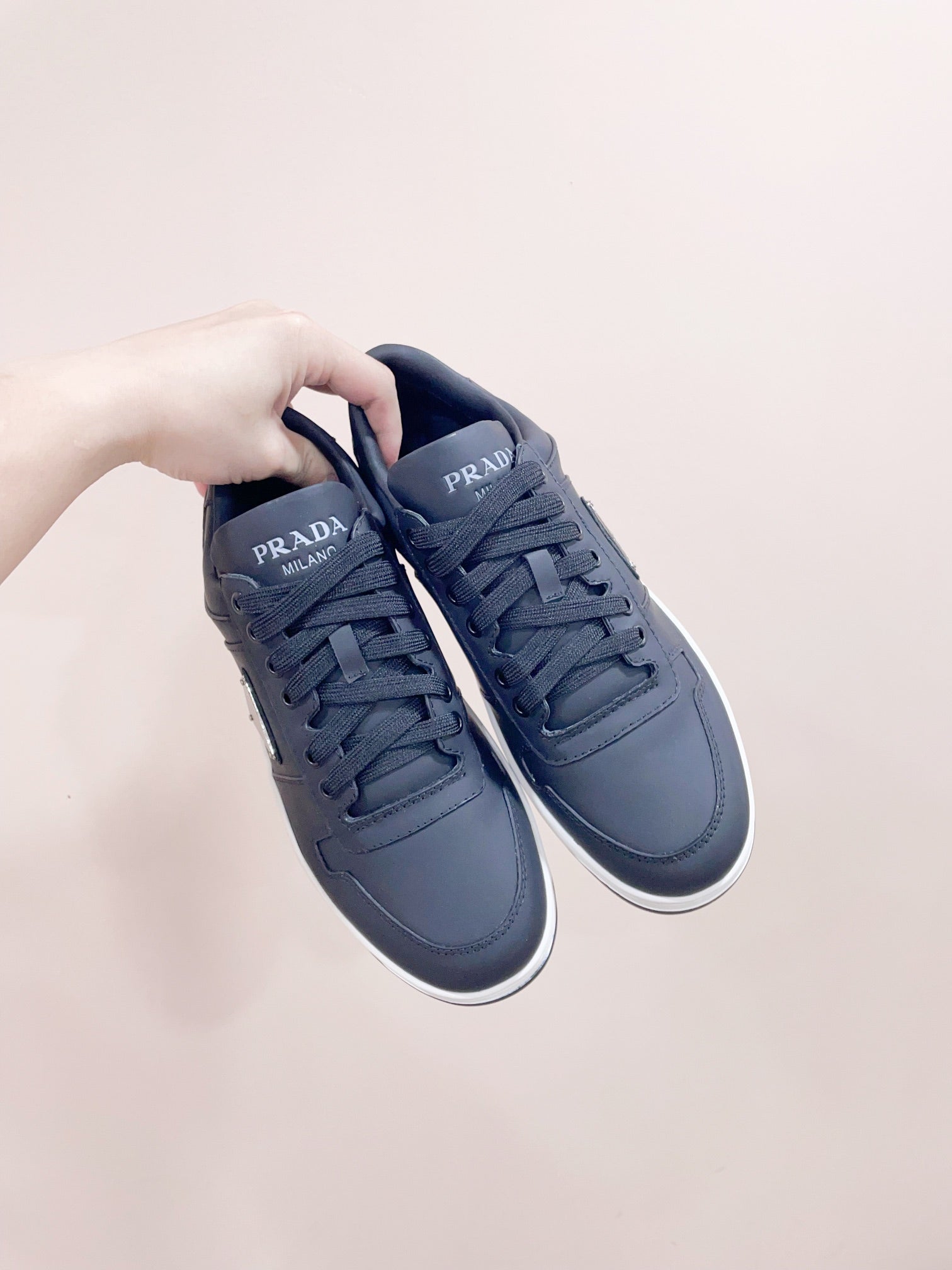 P-Sneakers