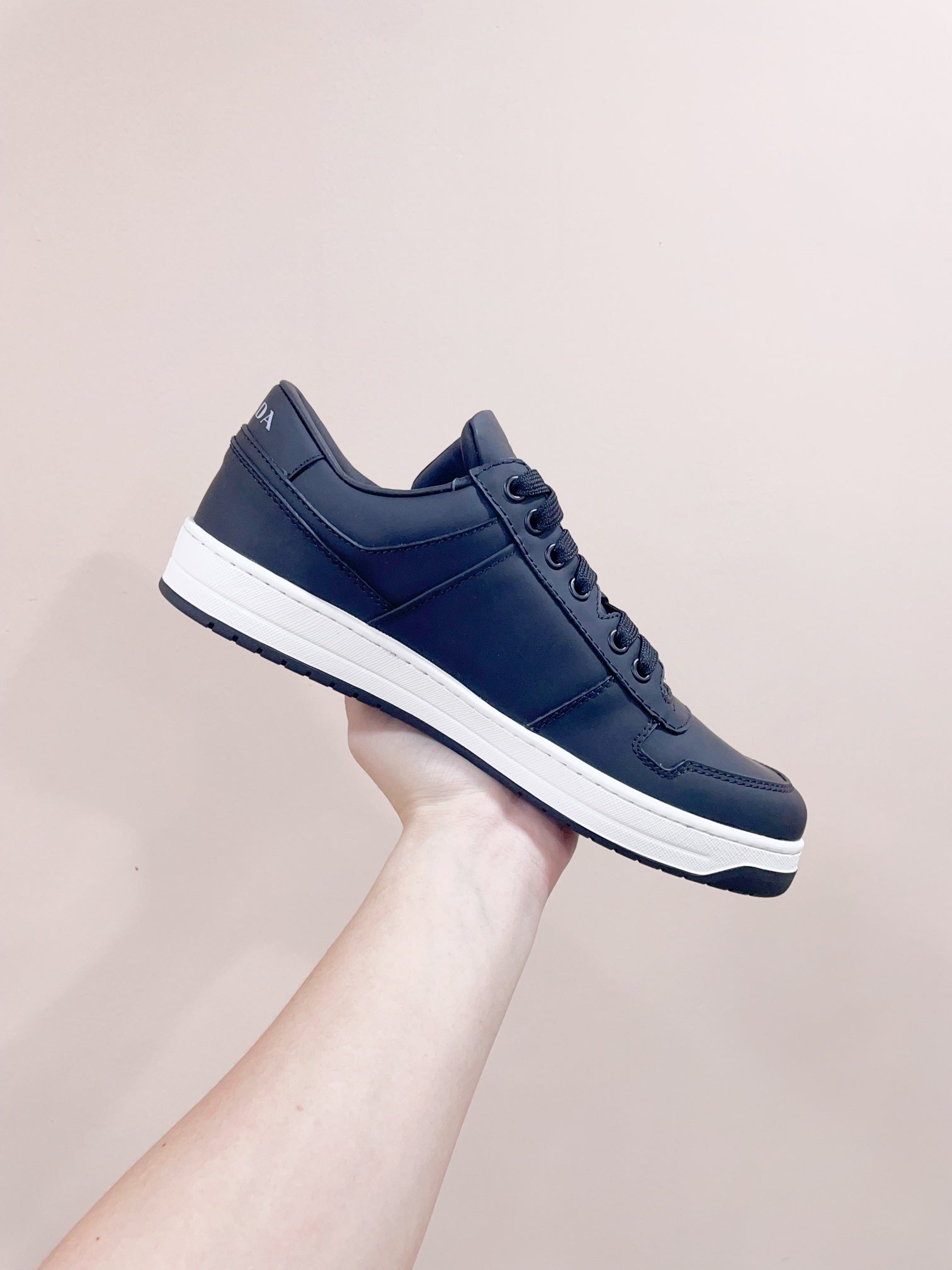 P-Sneakers