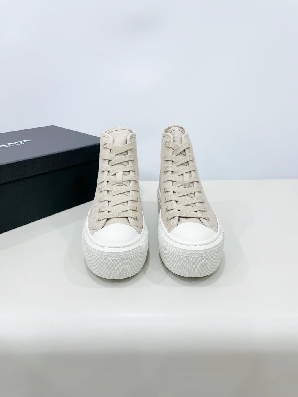 P-Sneakers