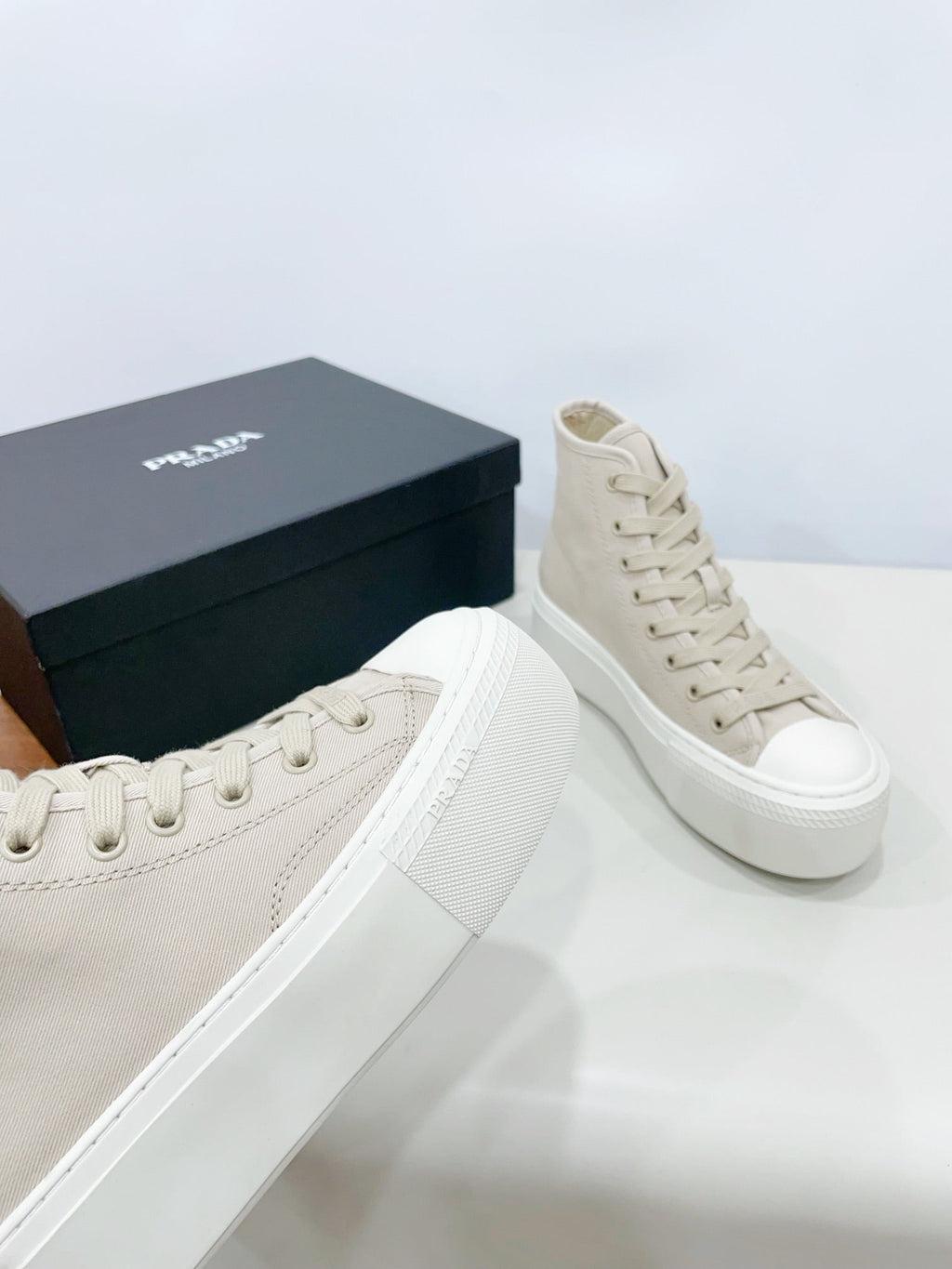 P-Sneakers