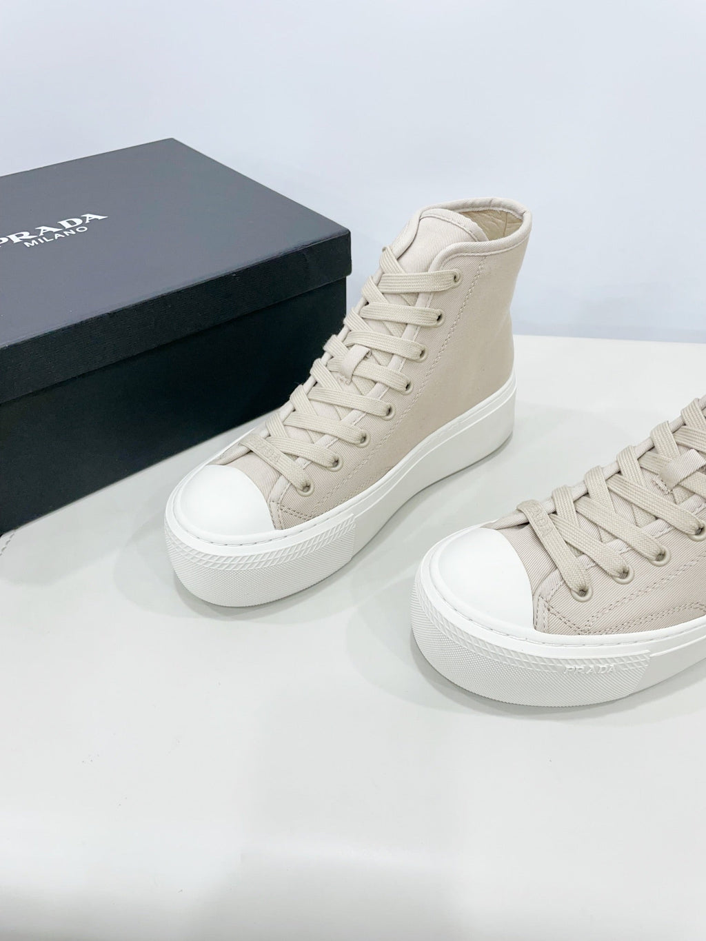 P-Sneakers