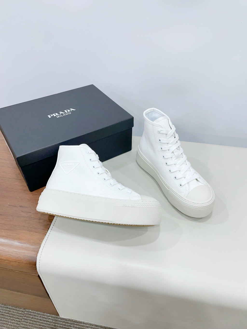P-Sneakers