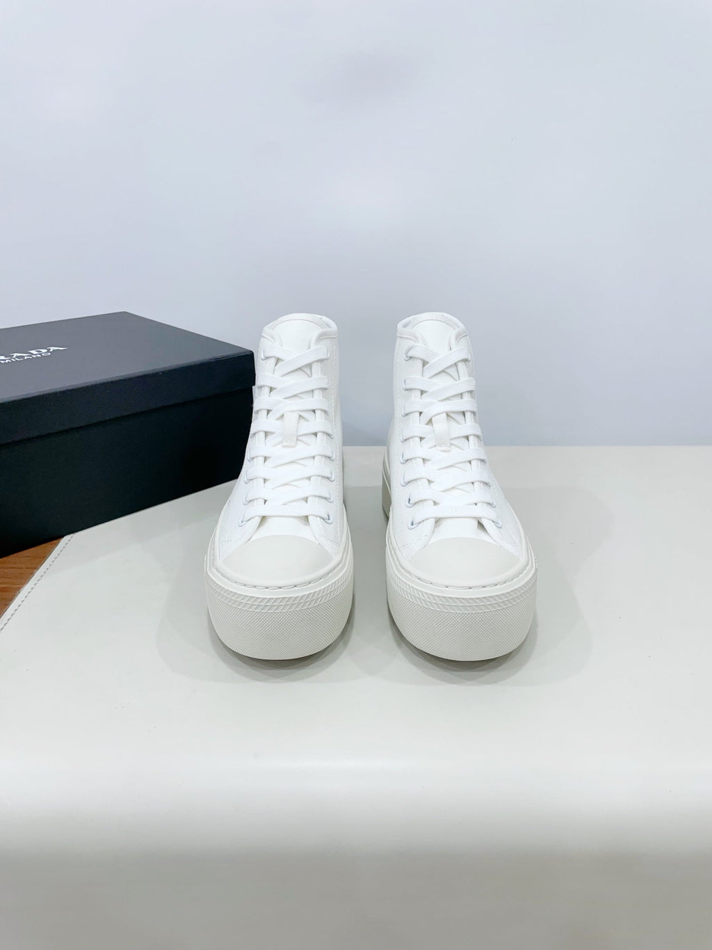 P-Sneakers