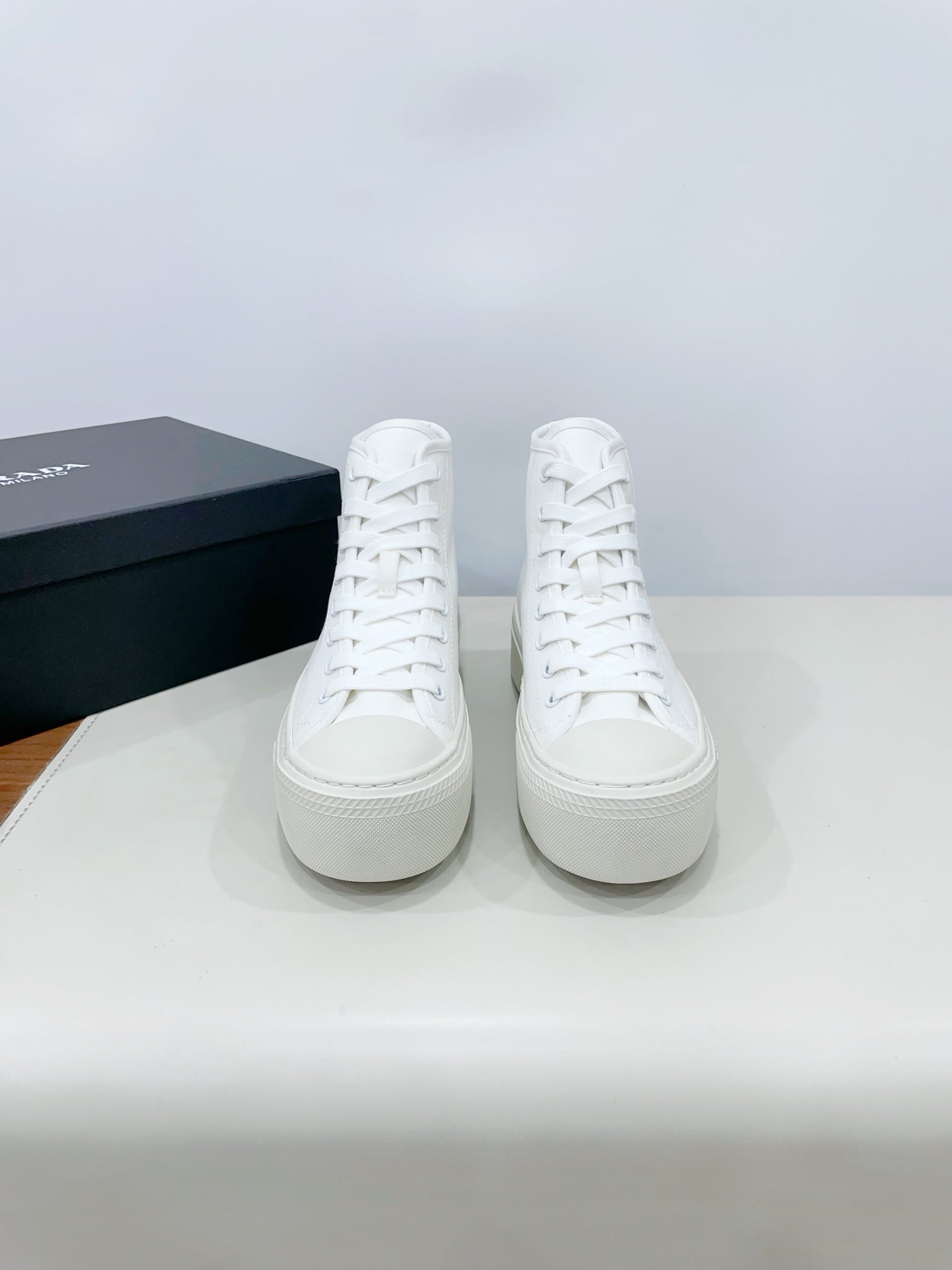 P-Sneakers