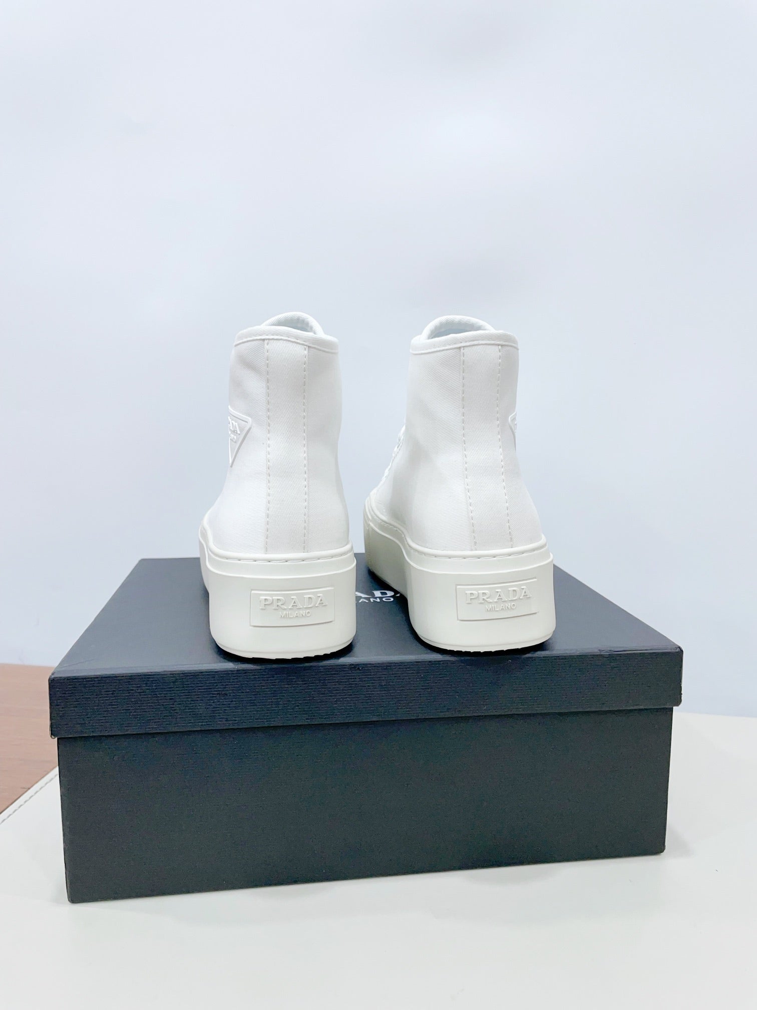 P-Sneakers