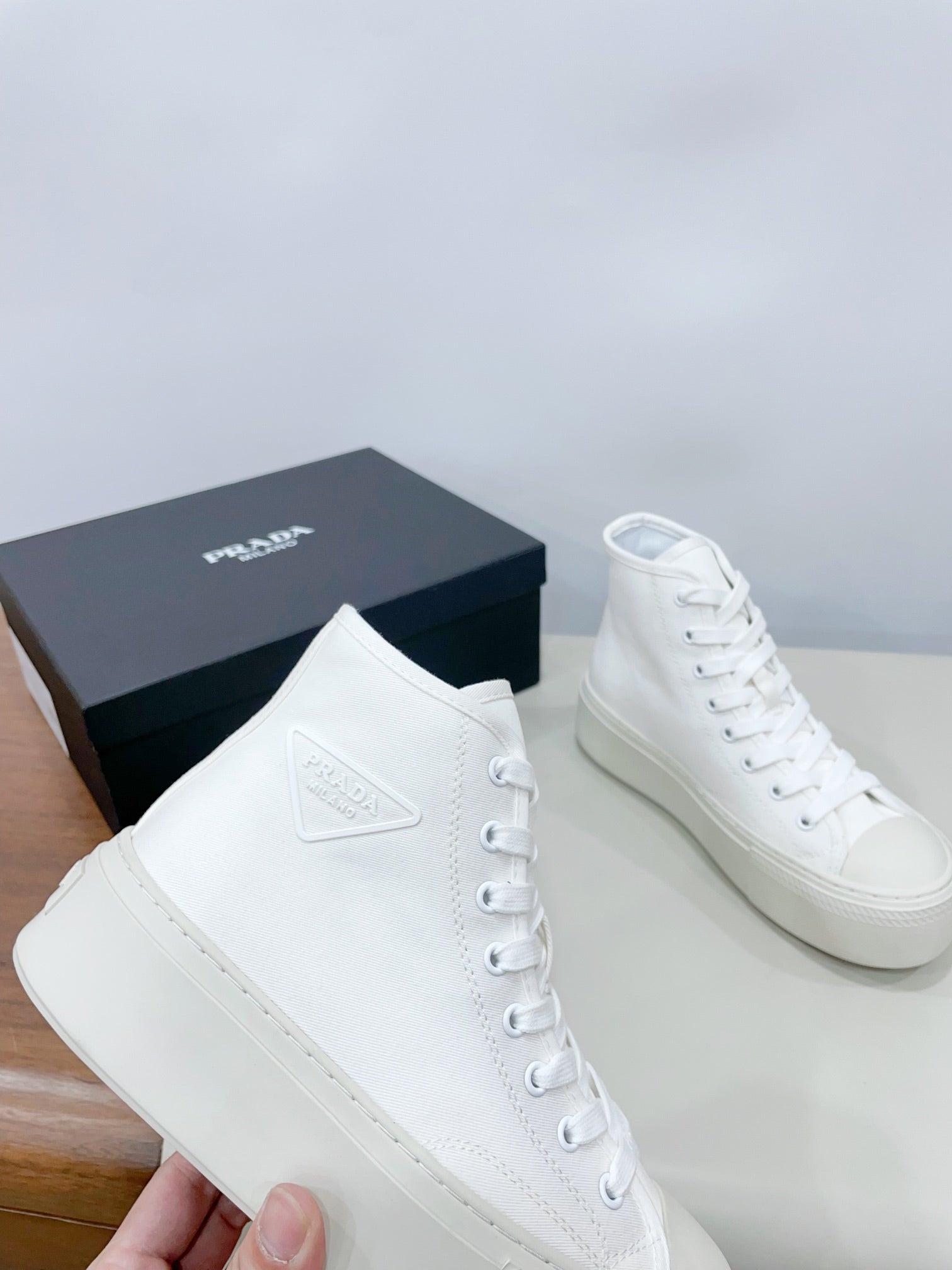 P-Sneakers