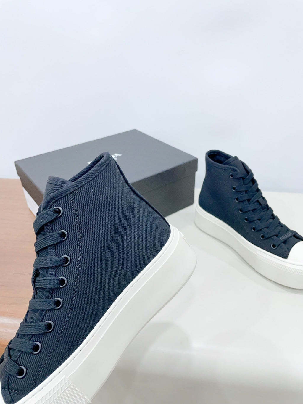 P-Sneakers
